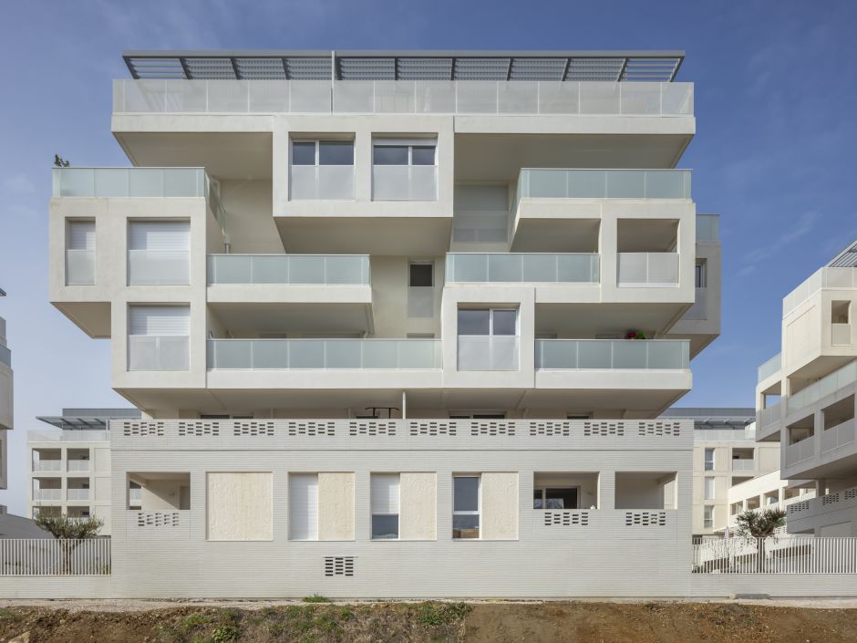 Giraud Cosmopoly Giraud Cosmopoly